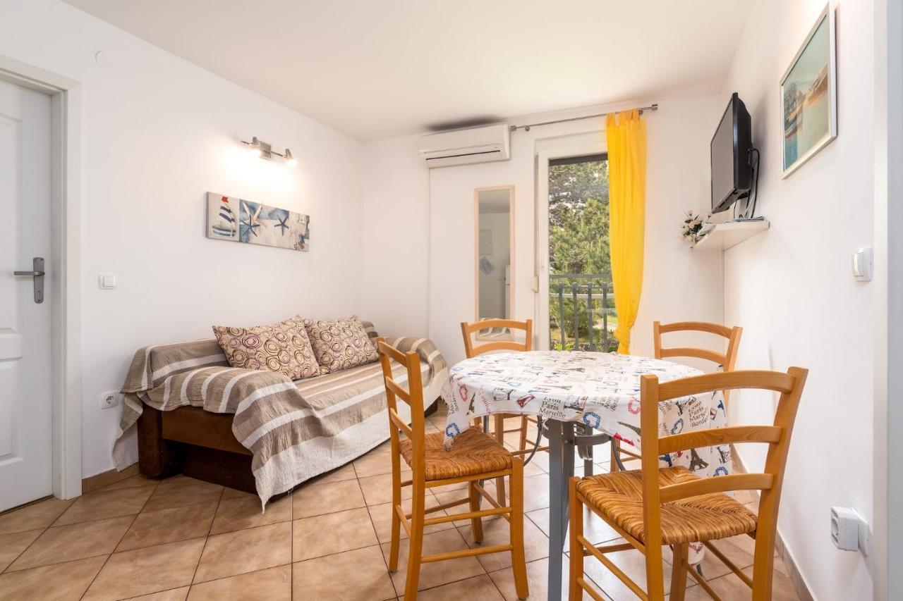 Apartments With A Parking Space Baska, Krk - 13907 Экстерьер фото