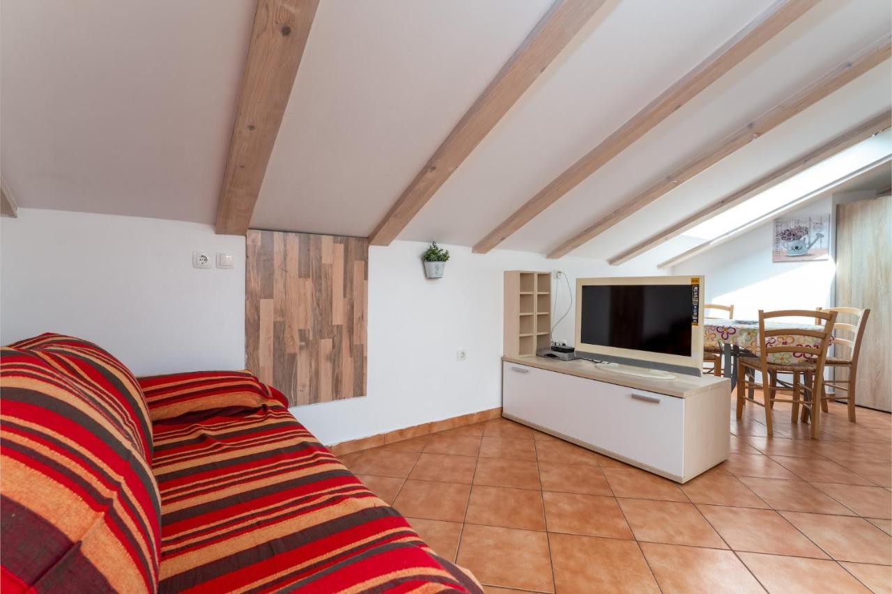 Apartments With A Parking Space Baska, Krk - 13907 Экстерьер фото