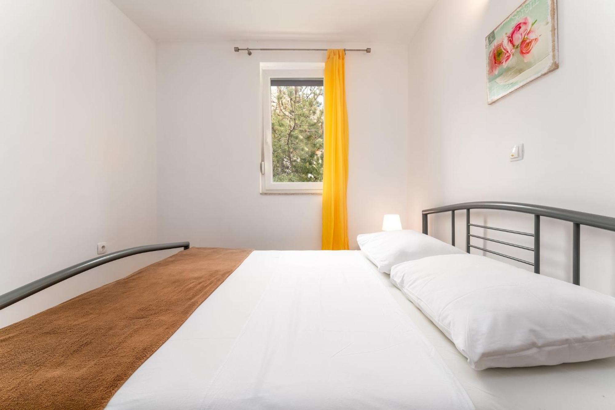 Apartments With A Parking Space Baska, Krk - 13907 Номер фото